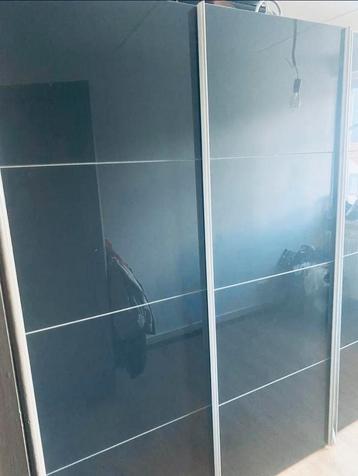 Kleerkast van Deba meubelen beschikbaar voor biedingen