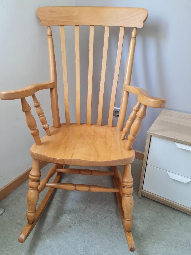 Vintage houten schommelstoel – cottage stijl – stevige const, Antiek en Kunst, Antiek | Meubels | Stoelen en Sofa's, Ophalen