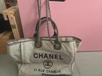 Handtas van chanel , type deauville, Handtassen en Accessoires, Tassen | Damestassen, Ophalen of Verzenden, Nieuw, Beige, Handtas