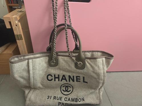 Handtas van chanel , type deauville, Handtassen en Accessoires, Tassen | Damestassen, Nieuw, Handtas, Beige, Ophalen of Verzenden