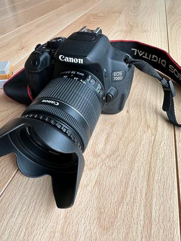 Appareil photo CANON 700d beschikbaar voor biedingen