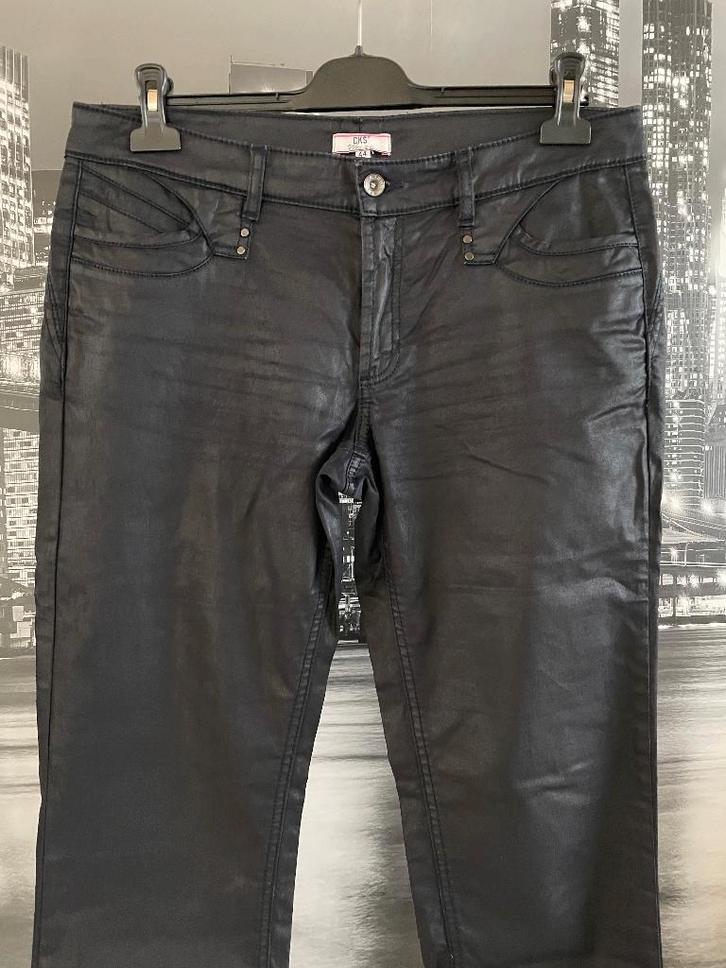 zwarte lange broek CKS - Size 44, Kleding | Dames, Broeken en Pantalons, Zo goed als nieuw, Maat 42/44 (L), Zwart, Lang, Verzenden