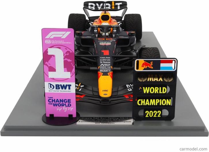 Max Verstappen RB18 Wereldkampioen Japan 2022 schaal 1:12, Verzamelen, Automerken, Motoren en Formule 1, Nieuw, Formule 1, Ophalen of Verzenden