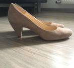 Nude suède leren pumps (maat 40) nieuwstaat, Kleding | Dames, Schoenen, Pumps, Bruin, Ophalen of Verzenden, Zo goed als nieuw