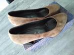 Mooie pump,taupekleur daim,volledig leder, Kleding | Dames, Ophalen