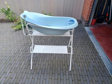 Babybadje met onderstel  beschikbaar voor biedingen