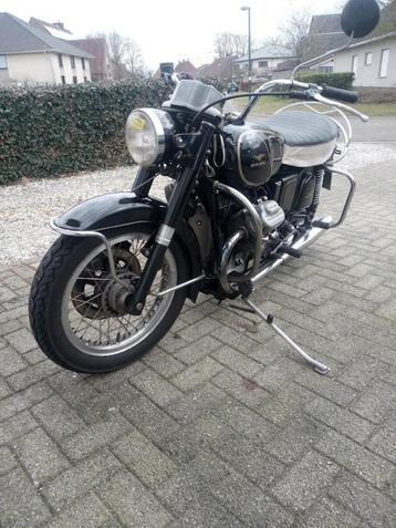 Moto Guzzi V7 700cc 1967, 700 cm³