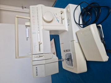 Machine à coudre singer harmonie 300 beschikbaar voor biedingen
