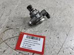BRANDSTOFPOMP Volkswagen Caddy IV (04E127027N), Gebruikt, Volkswagen