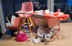Poppenmeubeltjes verzorging: bed, eetstoel, maxi-cosi,, Kinderen en Baby's, Ophalen, Zo goed als nieuw, Babypop