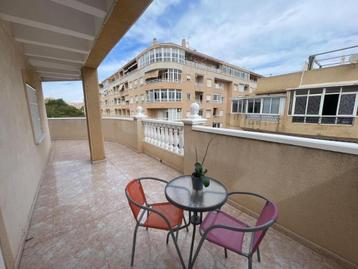 Penthouse met gigantisch terras bij het strand in Torrevieja beschikbaar voor biedingen