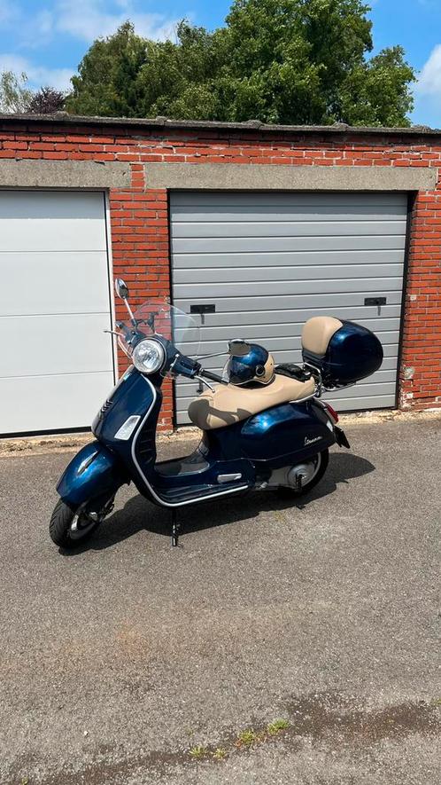 Garagebox Ekerendonk te koop , goed onderhouden grijze poort, Immo, Garages en Parkeerplaatsen, Provincie Antwerpen