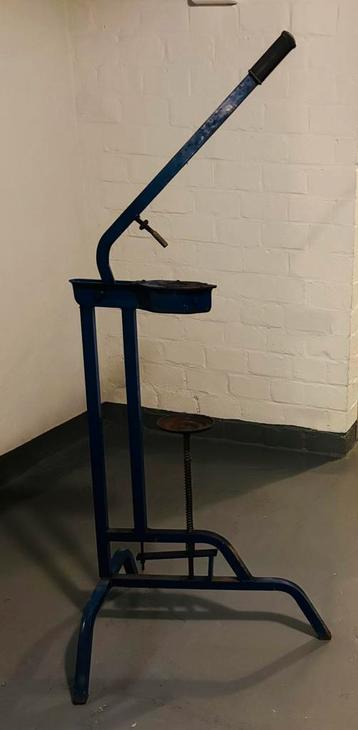 Kurkapparaat op voet voor de echte wijnliefhebber, Enlèvement, Utilisé