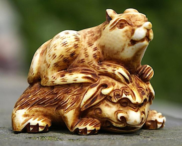 netsuke, Antiek en Kunst, Kunst | Niet-Westerse kunst, Ophalen of Verzenden