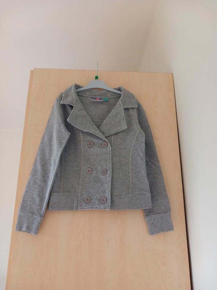 Grijze blazer met afneembare kap maat 128, zeer goede staat, Kinderen en Baby's, Kinderkleding | Maat 128, Zo goed als nieuw, Meisje
