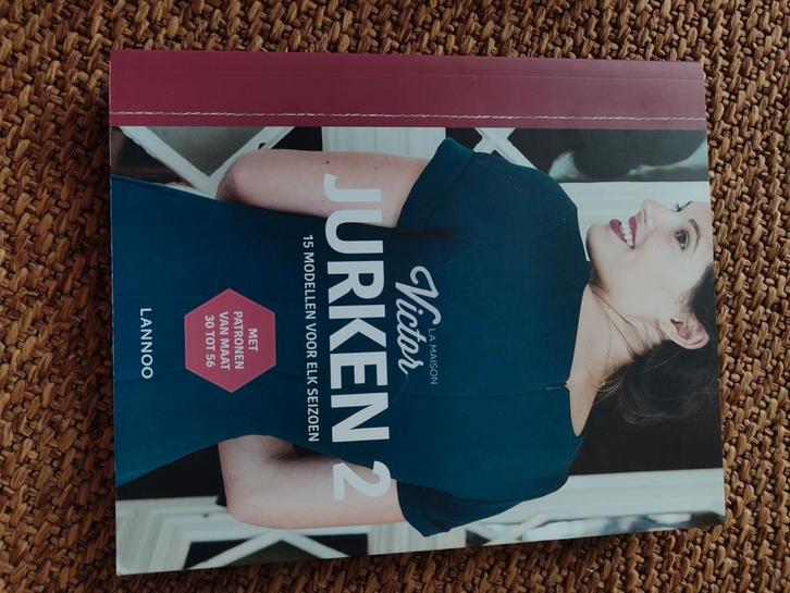 La Maison Victor - Jurken 2, Boeken, Overige Boeken, Zo goed als nieuw, Ophalen of Verzenden