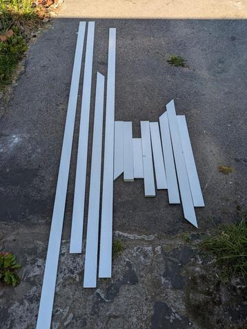 70 x 12 mm Plinten stukjes, +/- 12 m  - GRATIS  beschikbaar voor biedingen