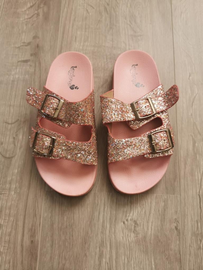 Roze glitter slippers - maat 32, Enfants & Bébés, Vêtements enfant | Chaussures & Chaussettes, Utilisé, Autres types, Fille, Enlèvement ou Envoi