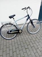 Vélo de ville impeccable
Hauteur du cadre 52 cm avec 3 vites
