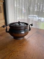 POT EN MÉTAL DÉCORATIF, Antiquités & Art, Enlèvement