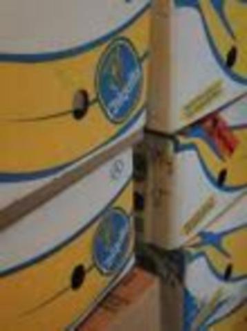 10 bananendozen Rommelmarkt spullen beschikbaar voor biedingen