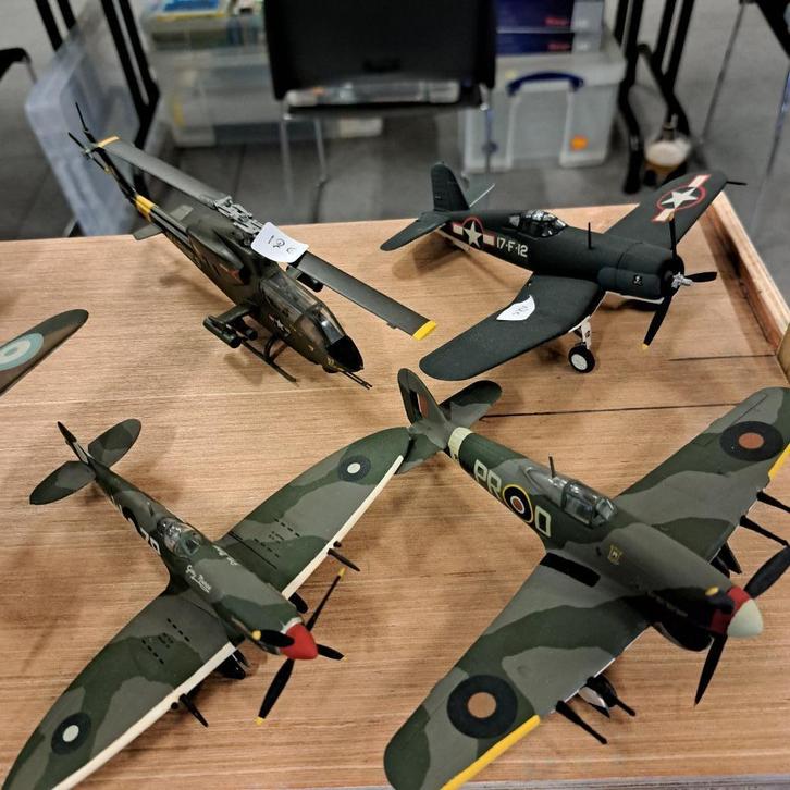 modelbouw vliegtuigen 1/72, Hobby en Vrije tijd, Modelbouw | Vliegtuigen en Helikopters, Zo goed als nieuw, Vliegtuig, 1:72 tot 1:144