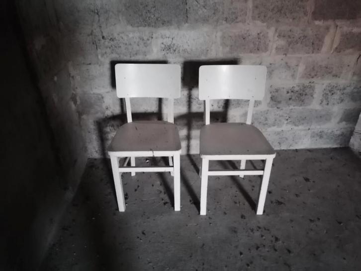 vintage houten stoelen, wit, Huis en Inrichting, Stoelen, Twee, Wit, Ophalen