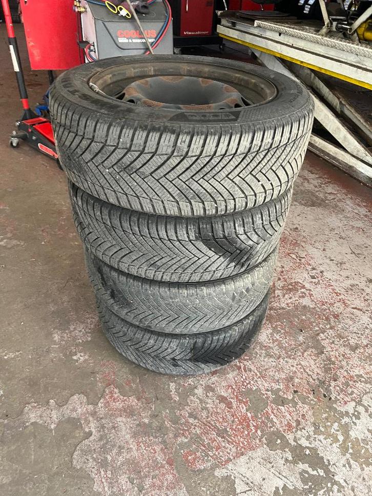 4 banden plus velgen, Auto-onderdelen, Banden en Velgen, Band(en), All Season, 16 inch, 205 mm, Bestelwagen, Gebruikt, Ophalen