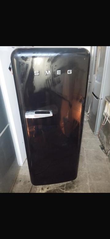 SMEG koelkast in heel nette staat beschikbaar voor biedingen