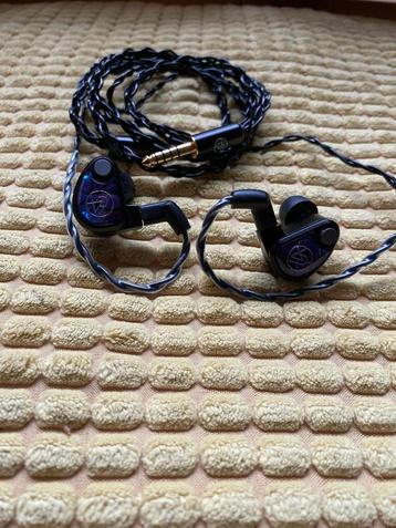 64 Audio Volür in ear monitor beschikbaar voor biedingen
