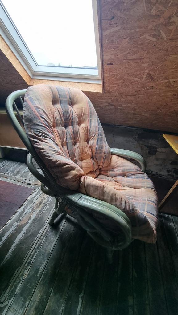 Zetel uit rotan met kussen, Huis en Inrichting, Zetels | Zetels, Ophalen