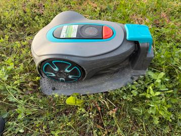 Tondeuse robot gardena (+/-500m2) minomo silencio 450, Enlèvement ou Envoi, 20 à 25 cm, Utilisé, Avec capteur de pluie