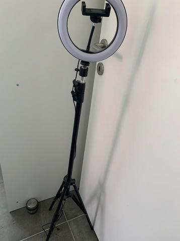 Camera, fotolicht beschikbaar voor biedingen