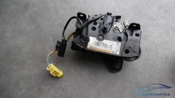 Motorkapsluiting actief   links    BMW 5-serie F10-F11  51 2 beschikbaar voor biedingen