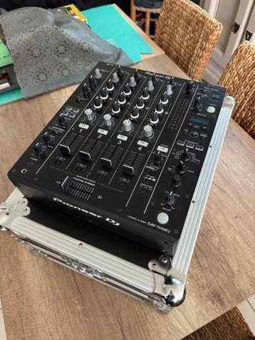 Pioneer DJM 750 MK2 met Flightcase & Decksafer beschikbaar voor biedingen