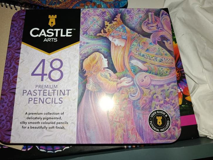Castle Art pastel, Castle Art gold en Mitsubishi potloden, Hobby en Vrije tijd, Tekenen, Zo goed als nieuw, Potlood of Stift, Ophalen