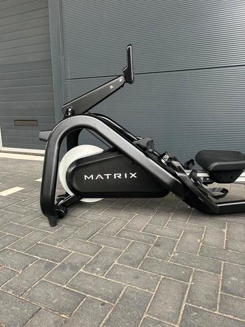 Matrix rower 02 roeier roeiapparaat roeimachine hometrainer  beschikbaar voor biedingen