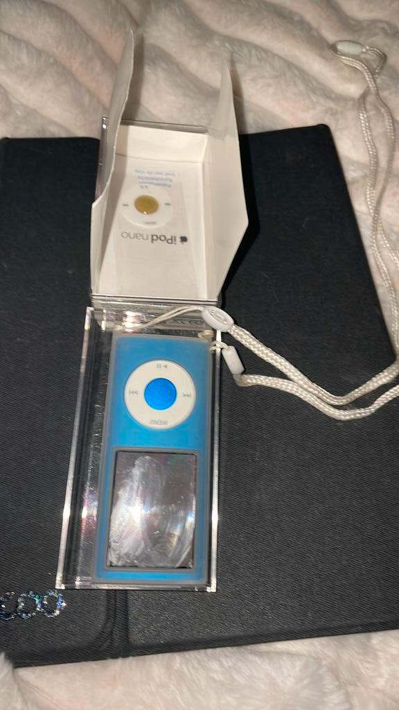 Apple iPod Nano Apple 4e génération bleu – modèle MB732ZD/A, TV, Hi-fi & Vidéo, Lecteurs Mp3 | Apple iPod, Nano, Bleu, Enlèvement ou Envoi