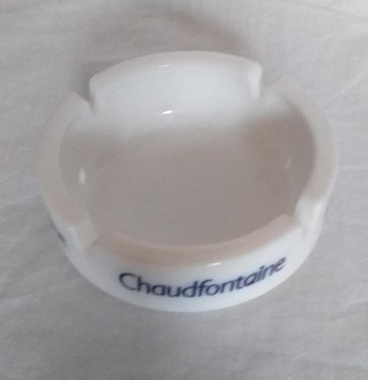 Witte asbak in opaline van Chaudfontaine, Verzamelen, Merken en Reclamevoorwerpen, Zo goed als nieuw, Ophalen of Verzenden