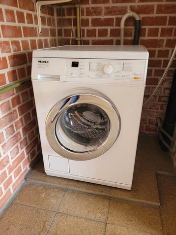 Perfect werkende Miele wasmachine 6kg 1400toeren beschikbaar voor biedingen