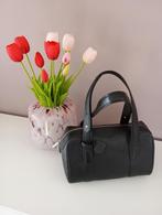 Delvaux Black Goatskin Loft Shoulder Bag, Ophalen, Zo goed als nieuw, Zwart