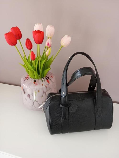 Delvaux Black Goatskin Loft Shoulder Bag, Handtassen en Accessoires, Tassen | Damestassen, Zo goed als nieuw, Zwart, Ophalen