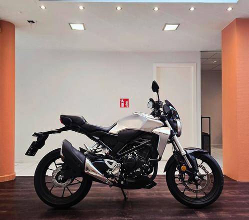 Honda CB300R**2018**3.796km**Garantie, Motoren, Motoren | Honda, Bedrijf, Naked bike, 12 t/m 35 kW, 1 cilinder, Minimaal motorrijbewijs A2