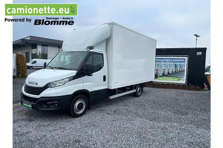 Iveco Daily 35S18H 3.0 300 Bakwagen laadklep (bj 2022), Auto's, Bestelwagens en Lichte vracht, Bedrijf, Te koop, ABS, Achteruitrijcamera
