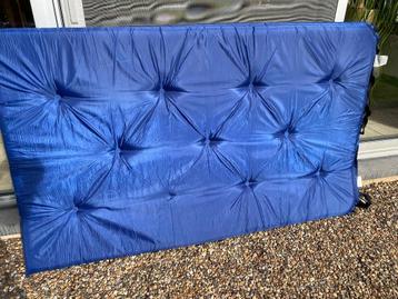 Zelfopblazende slaapmat (2x) beschikbaar voor biedingen