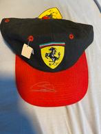 Gesigneerde Lewis Hamilton Ferrari pet., Verzamelen, Ophalen of Verzenden, Zo goed als nieuw