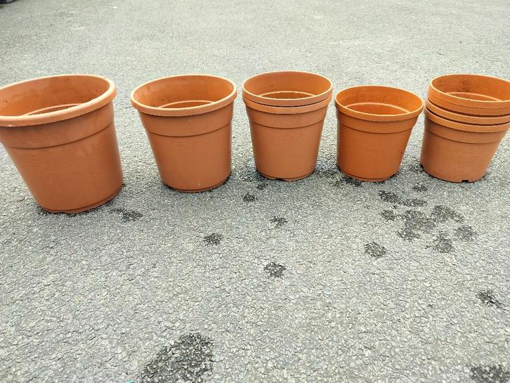 Bloempotten diameter 26-23-21-20 cm 9 stuks voor, Jardin & Terrasse, Pots de fleurs, Utilisé, Synthétique, Intérieur, Balcon, Jardin