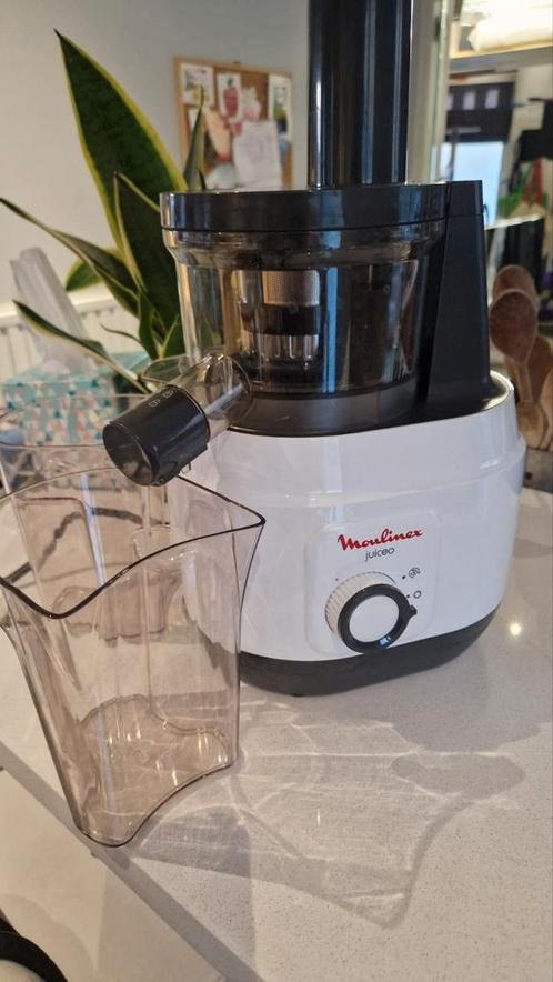 extracteur de jus Moulinex ZU150110, Elektronische apparatuur, Juicers, Ophalen