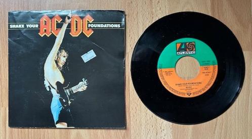 45T SINGLE AC/DC - SHAKE YOUR FOUNDATIONS - POSTERHOES, Cd's en Dvd's, Vinyl Singles, Zo goed als nieuw, Single, Rock en Metal