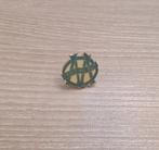 PIN - OLYMPIQUE MARSEILLE - DROIT AU BUT - VOETBAL FOOTBALL, Envoi, Utilisé, Sport, Insigne ou Pin's